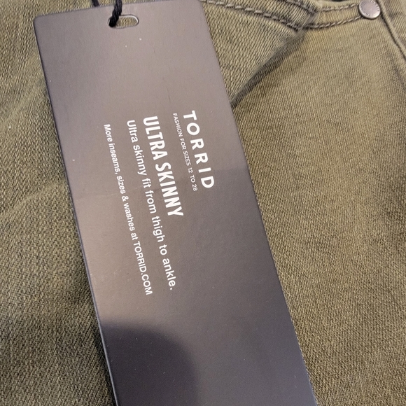 Torrid ULTRA SKINNY CROPPED Olive Wash Plus Size 20 NWT! - Picture 10 of 14